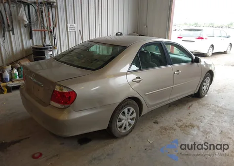2005 Toyota Camry Le z USA, uszkodzony, nr VIN 4T1BE32K05U542494